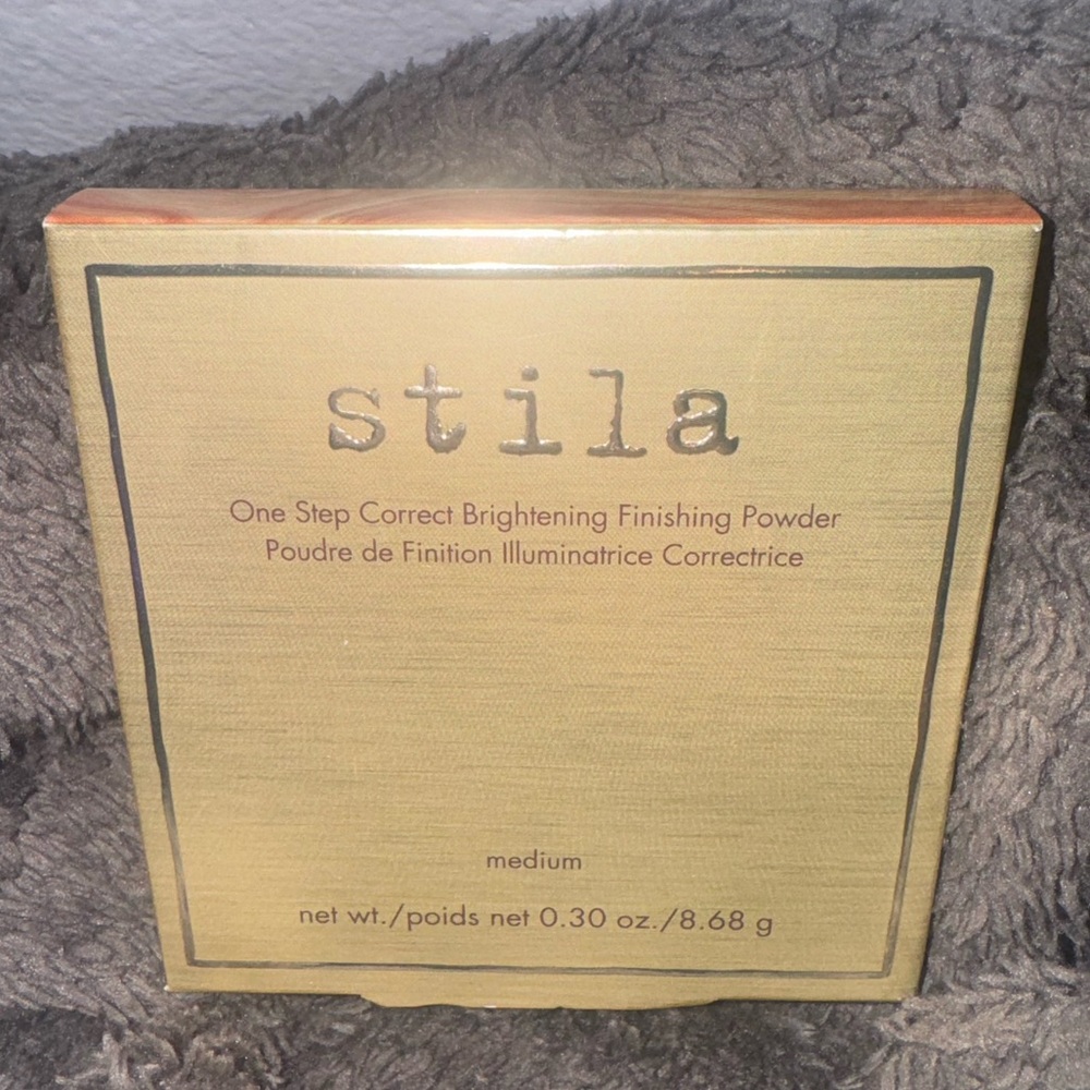 Stila One Step Correct Brightening Finishing Powder